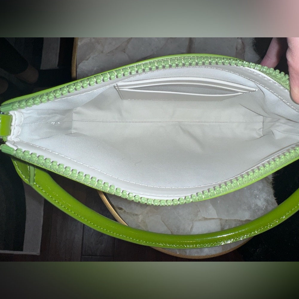 Marc Jacobs Glossy Green Crossbody/Shoulder Bag |NWOT | Rare | $445 Retail 💚 - Picture 12 of 15